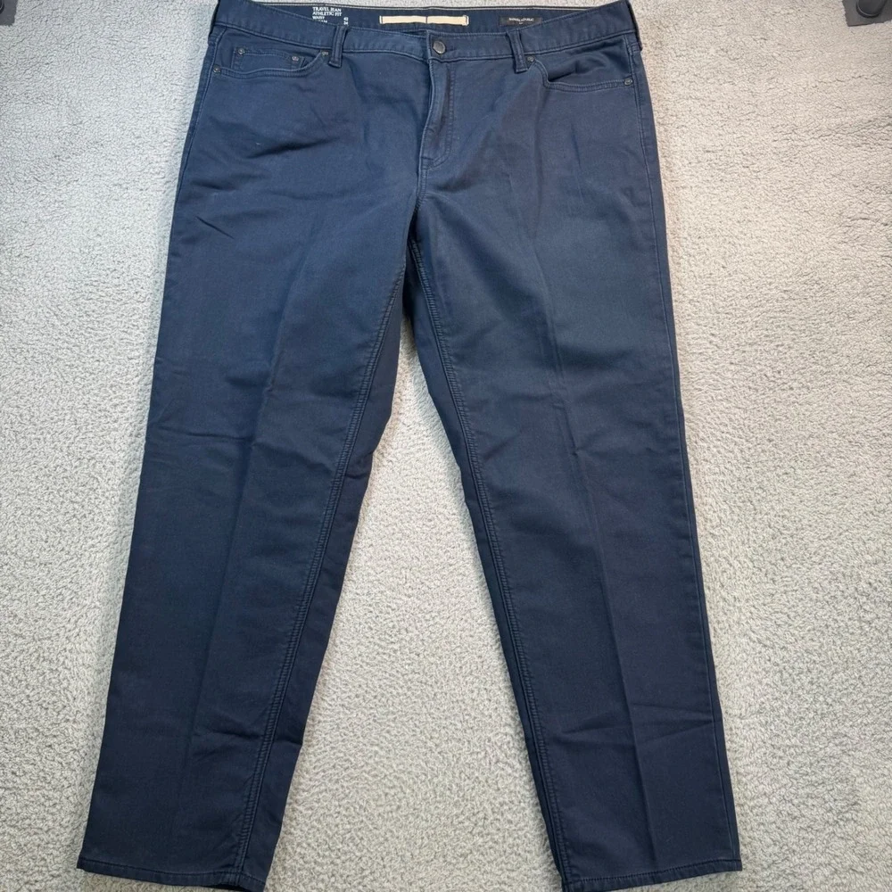 Banana Republic Travel Jean Athletic Fit Navy Blue Mens‎ 42x30 Stretch Pants